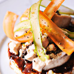 Recette volaille farcie aux champignons, polenta crémeuse et coulis fruits rouges Recette volaille farcie aux champignons, polenta crémeuse et coulis fruits rouges