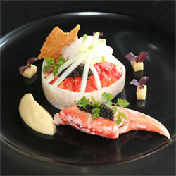 Recette de Philippe Arrambide :  fricassée de homard breton, céleri, pomme verte, caviar, sauce au vermouth