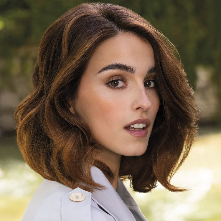 Coupe et coiffure cheveux mi-longs DESSANGE Paris - Automne-hiver 2018-2019.