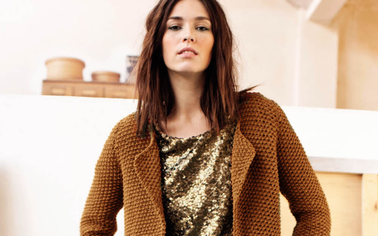 Veste-gilet tricotée au point de riz - explications gratuites - Création Phildar Veste-gilet tricotée au point de riz - explications gratuites - Création Phildar