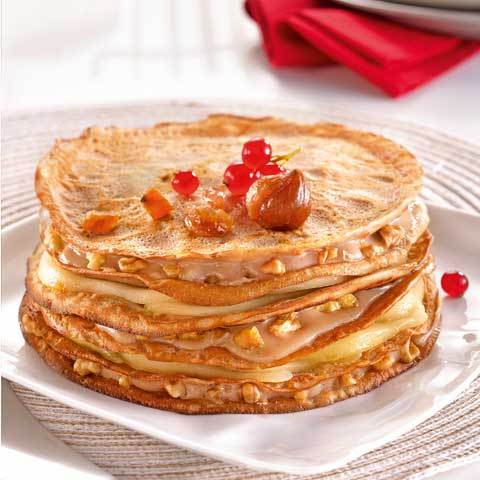 Zoom recette de Laurence Salomon : gâteau de crêpes à la châtaigne, poires et noix