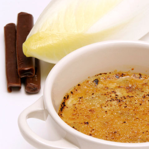 Zoom crème brûlée d'endives de Bretagne au carambar