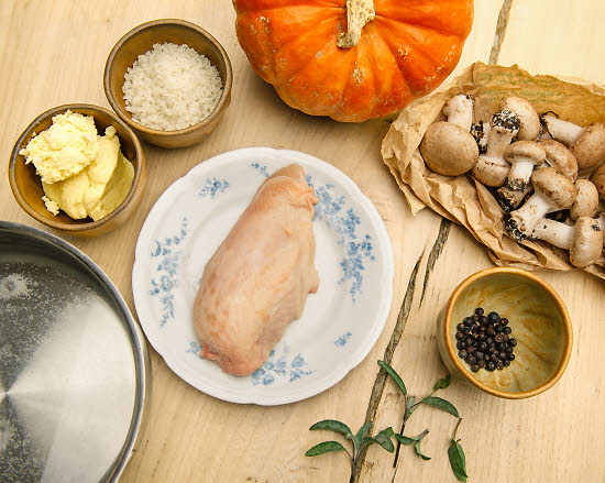Ingredients recette Florent Ladeyn : filet de poulet saumuré accompagné de potimarron poêlé. Ingredients recette Florent Ladeyn : filet de poulet saumuré accompagné de potimarron poêlé.