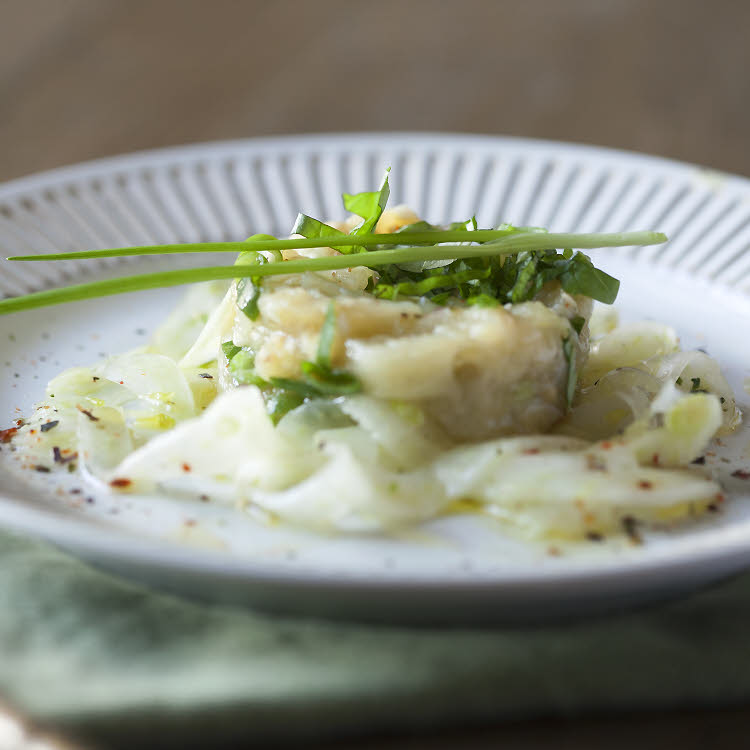 Recette de Martine Fallon : tartare de poisson au lait de coco et citron vert.