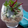 Verrine de chair de crabe sauce au citron gingembre, salade croquante betterave et pommes acidulées