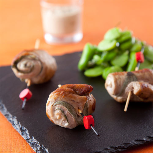 Zoom saltimbocca de veau sauce gourmande, fèves à l’huile d’olive  et basilic