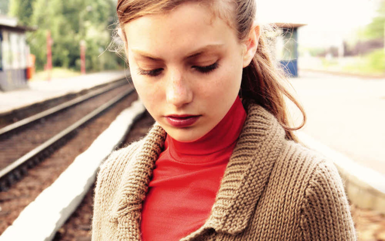 TRICOT EXPLIQUE - Veste trapèze en maille côtelée - Création Phildar TRICOT EXPLIQUE - Veste trapèze en maille côtelée - Création Phildar