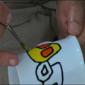 Peindre un motif avec la technique du cloisonné Peindre un motif avec la technique du cloisonné