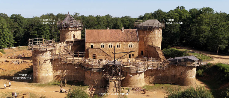 CHATEAU de GUEDELON en 2020 © Ph. Guédelon.