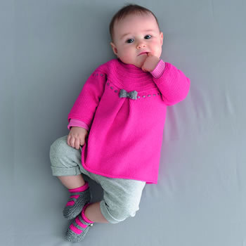 Tricot layette : robe et chaussons pour bébé - explications gratuites