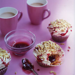 recette cupcakes beurre de cacahuètes et confiture de fraises recette cupcakes beurre de cacahuètes et confiture de fraises
