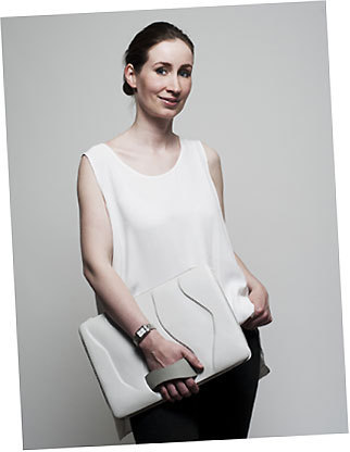 Bag with organic surface structure de Julia Thomas - Royal College of Art, London, England Bag with organic surface structure de Julia Thomas - Royal College of Art, London, England