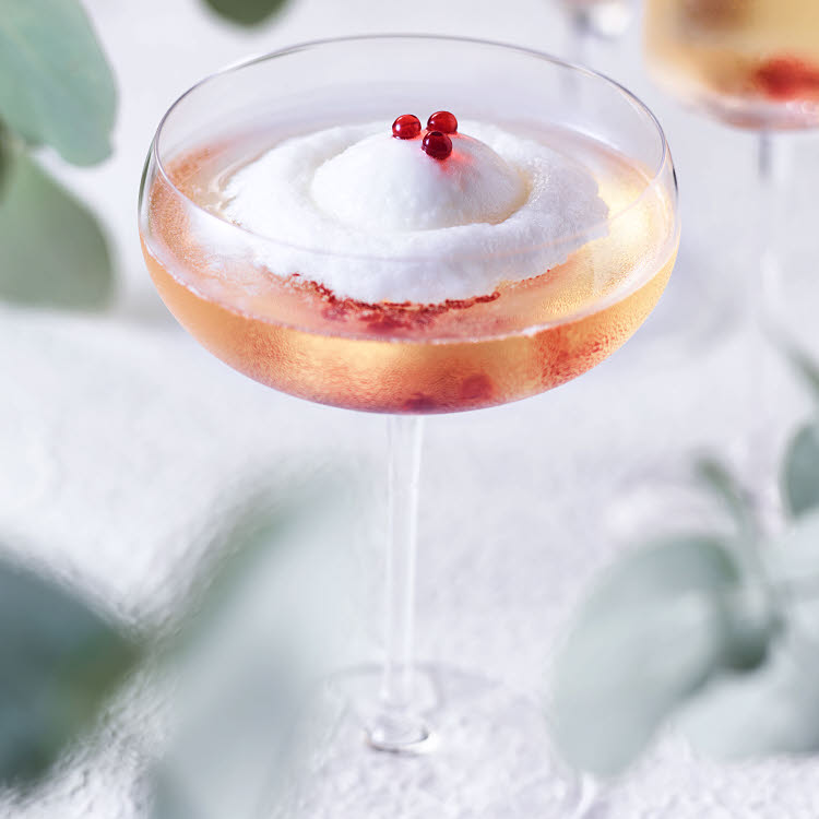 Cocktail de fête citron & grenade - Recette de la Maison Brémond 1830. Cocktail de fête citron & grenade - Recette de la Maison Brémond 1830.