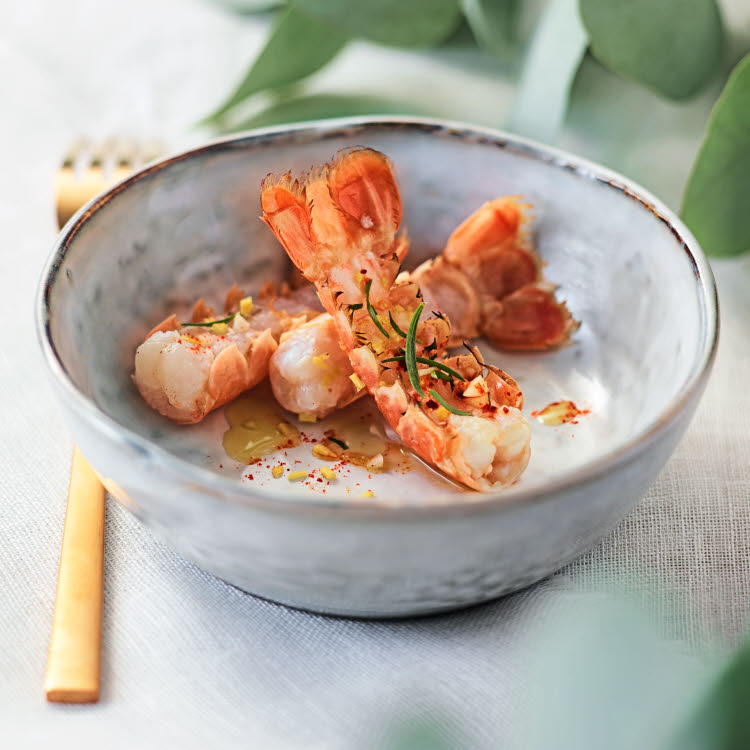 En entrée : langoustines aux épices - Recette de la Maison Brémond 1830. En entrée : langoustines aux épices - Recette de la Maison Brémond 1830.