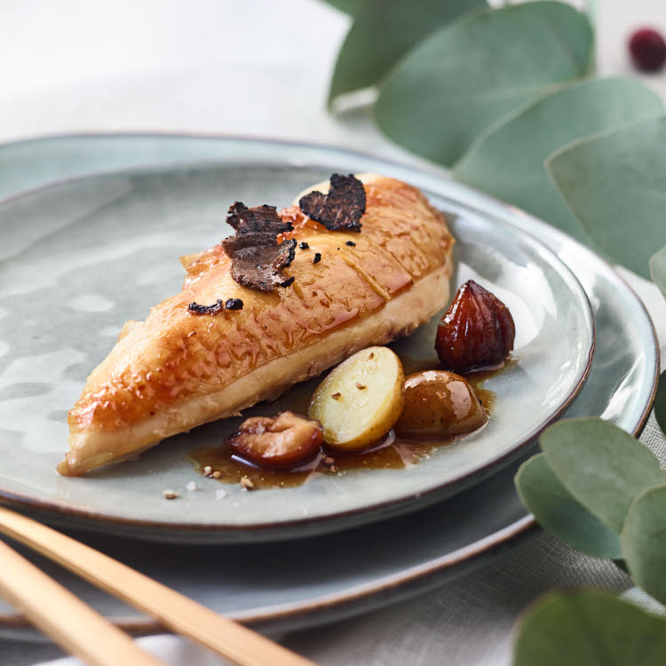 Suprême de chapon à la truffe, marrons et pommes de terre grenaille - Recette Maison Brémond 1830.