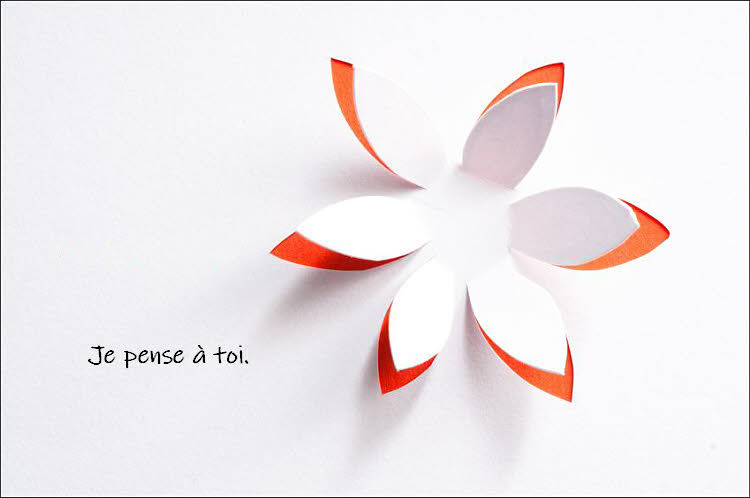 Carte postale en relief 'je pense à toi'. Carte postale en relief 'je pense à toi'.