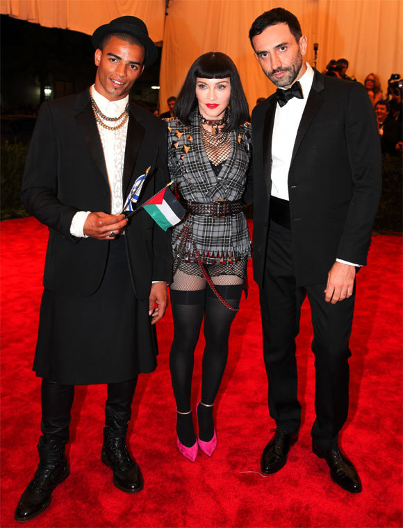 Brahim Zaibat et Madonna en Givenchy par Riccardo Tisci