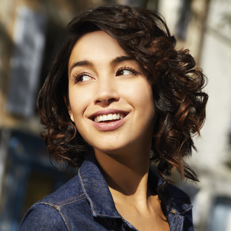 Coupe et coiffure cheveux mi-longs COIFF & Co - Printemps-été 2021.