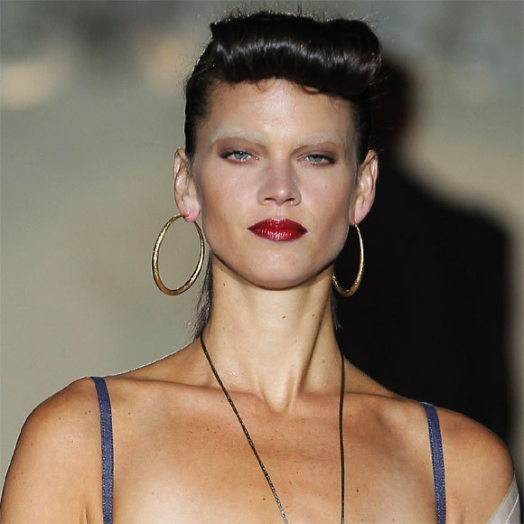 Maquillage et coiffure du défilé Roberto Verrino Maquillage et coiffure du défilé Roberto Verrino