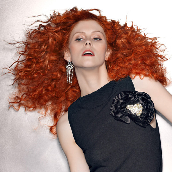 Coupe et coiffure SAINT ALGUE automne-hiver 2012-2013 pour cheveux longs