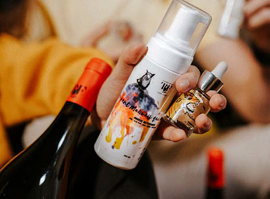 Vin et soin cosmétique Terre Fauve. Vin et soin cosmétique Terre Fauve.
