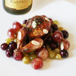 Cailles laquées au citron confit, raisins et olives caramélisées Cailles laquées au citron confit, raisins et olives caramélisées