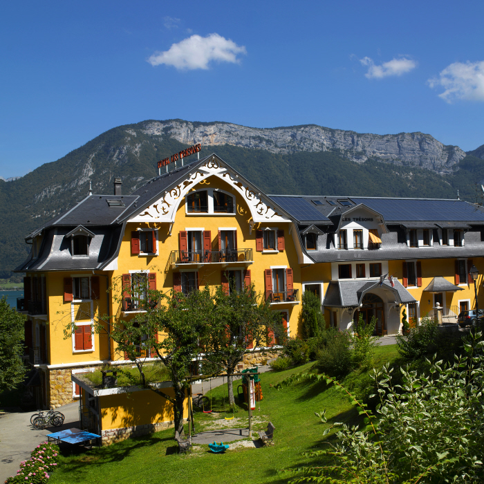 Hôtel Les Trésoms Lake & Spa Resort au bord du lac d'Annecy