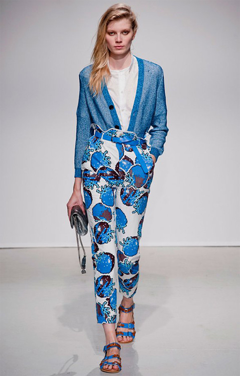 Le gilet rentré dans le pantalon : collection printemps-été 2014 Julien David Le gilet rentré dans le pantalon : collection printemps-été 2014 Julien David