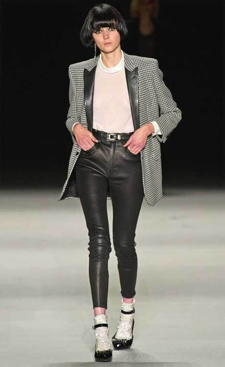Les chaussettes pailletées : collection printemps-été 2014 Saint Laurent Paris Les chaussettes pailletées : collection printemps-été 2014 Saint Laurent Paris