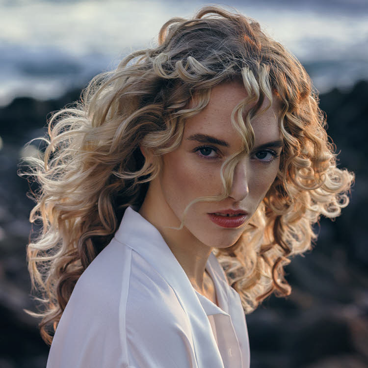 Coupe et coiffure pour cheveux longs Jean-Louis DAVID - Printemps-été 2022. Coupe et coiffure pour cheveux longs Jean-Louis DAVID - Printemps-été 2022.