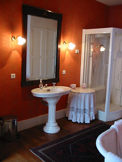 Chambre d'hôte au Château de Syam - D.R. Chambre d'hôte au Château de Syam - D.R.