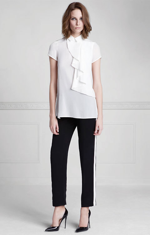 Chemise blanche à manches courtes et volant asymétrique Anne FONTAINE - été 2014
