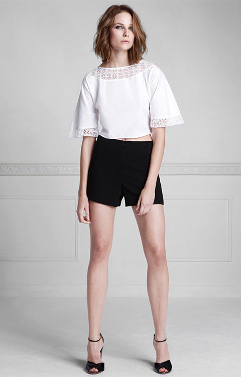 Chemise blanche courte à manches au coude et bordures ajourées Anne Fontaine - été 2014