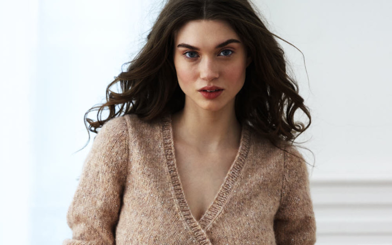 MODELE EXPLIQUE - Cache-coeur pailleté - Création Plassard. MODELE EXPLIQUE - Cache-coeur pailleté - Création Plassard.