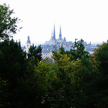 Luxembourg-ville depuis le plateau du Kirchberg (D.R.)