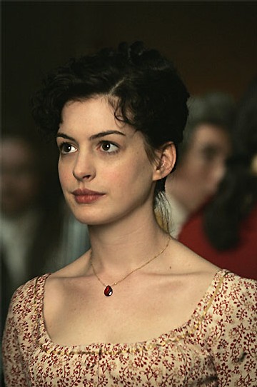 Anne Hathaway dans le rôle de Jane Austen