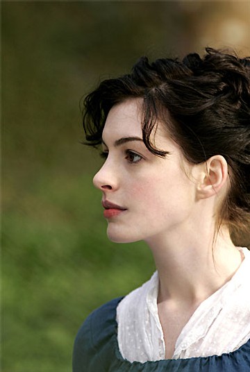 Anne Hathaway dans le rôle de Jane Austen