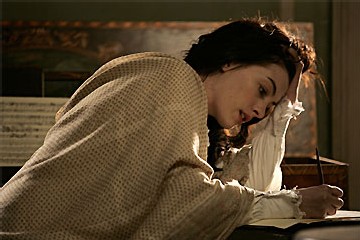 Anne Hathaway dans le rôle de Jane Austen