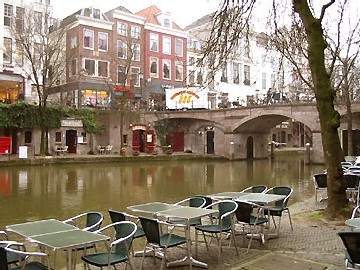 terrasses au bord des canaux d'Utrecht