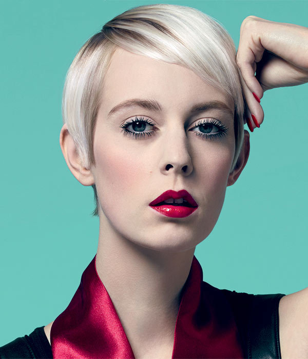 Cheveux fins et courts - Coiffure DESSANGE Paris - printemps-été 2015 Cheveux fins et courts - Coiffure DESSANGE Paris - printemps-été 2015