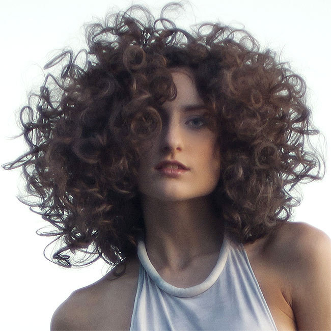 Coiffure cheveux mi-longs - INTERCOIFFURE - tendances printemps-été 2015