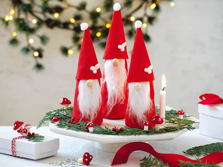 Petits lutins de NoëlDécor de fête à faire vous-même © Idéal. Petits lutins de NoëlDécor de fête à faire vous-même © Idéal.