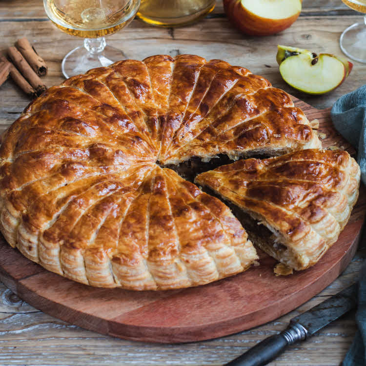 Galette des rois aux pommes et aux spéculoos Galette des rois aux pommes et aux spéculoos
