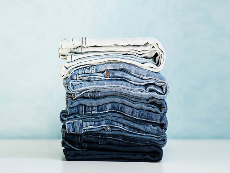 Choisir la couleur de son jean loose. Choisir la couleur de son jean loose.