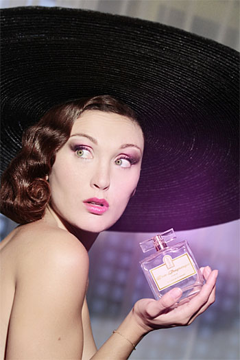 Laura-Rose Presgurvic, petite-fille de Rose Desgranges et égérie de la marque. Laura-Rose Presgurvic, petite-fille de Rose Desgranges et égérie de la marque.