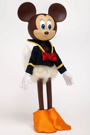 Minnie (©Disney) par Jean Charles de Castelbajac pour PRÊT À PORTER PARIS® 2008 Minnie (©Disney) par Jean Charles de Castelbajac pour PRÊT À PORTER PARIS® 2008