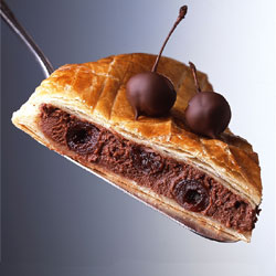 Galette des rois fourrée au chocolat et aux cerises Griottines Galette des rois fourrée au chocolat et aux cerises Griottines