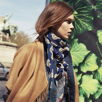 Shopping spécial grand froid : cape ou poncho en superposition Shopping spécial grand froid : cape ou poncho en superposition