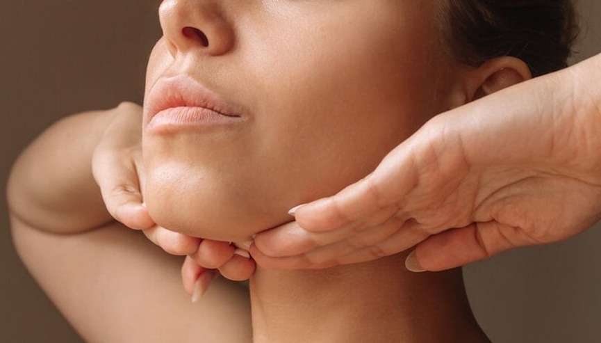 Quelles sont les habitudes de vie qui freinent la production de collagène pour la peau ? Quelles sont les habitudes de vie qui freinent la production de collagène pour la peau ?