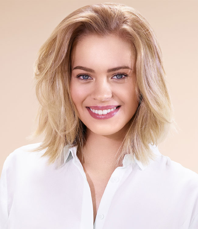 Cheveux clairs fins et mi-longs - Coupe et coiffure INTERMEDE - Printemps-été 2016. Cheveux clairs fins et mi-longs - Coupe et coiffure INTERMEDE - Printemps-été 2016.